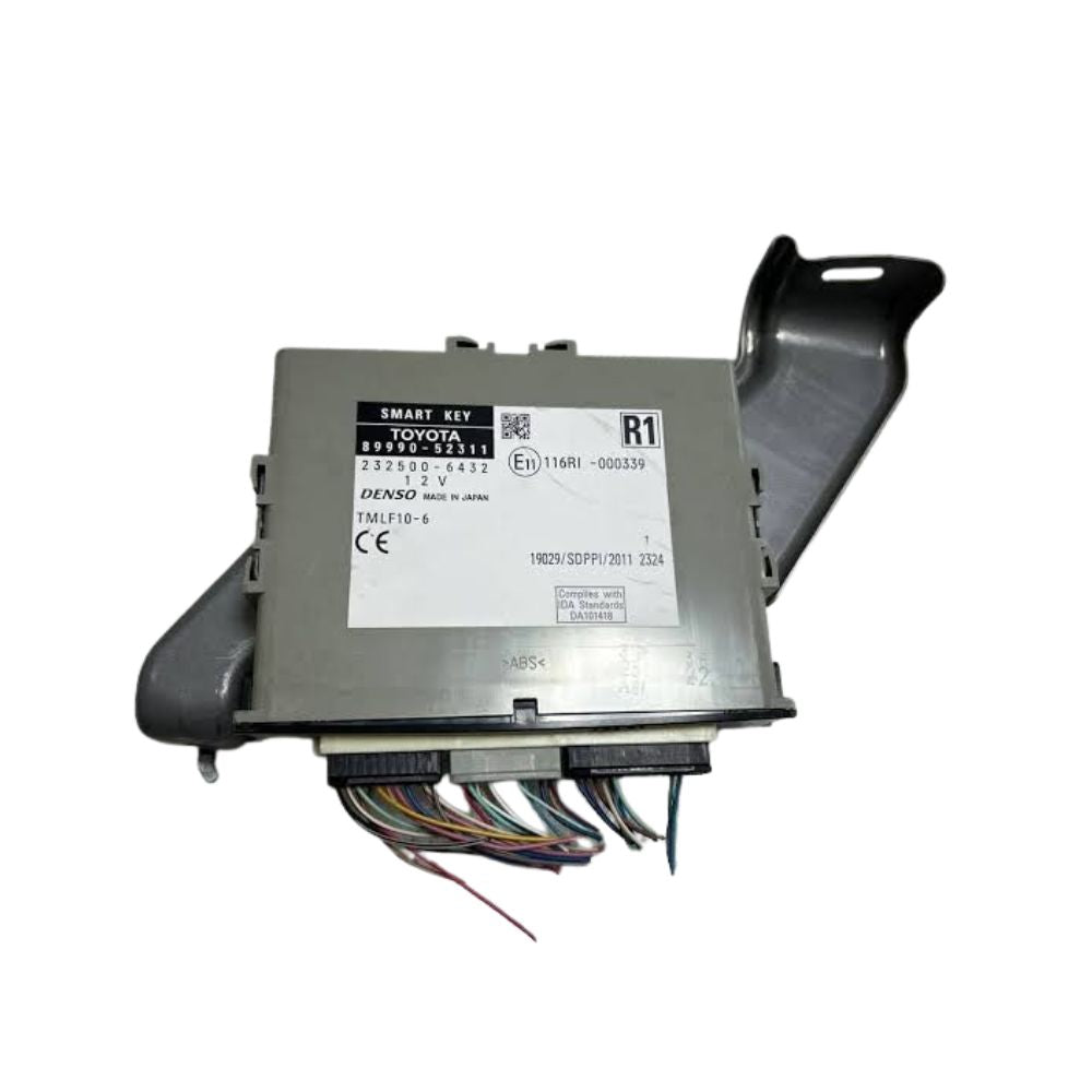 Toyota Aqua NHP10 genuine reconditioned smart key computer 89990-52311 full view