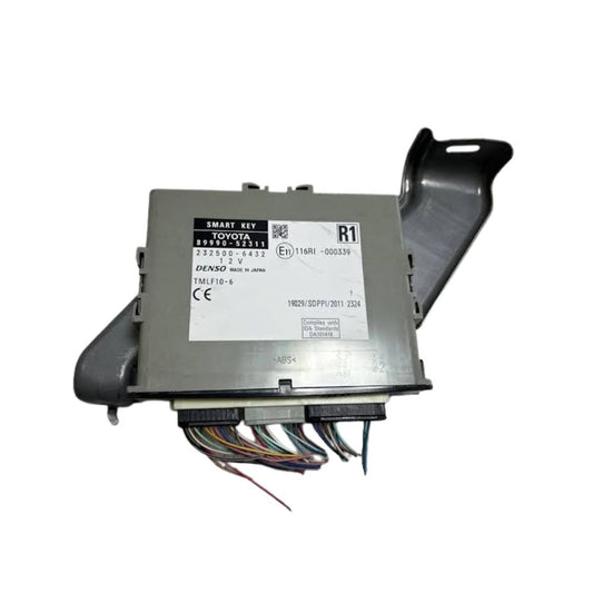 Toyota Aqua NHP10 genuine reconditioned smart key computer 89990-52311 full view